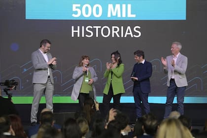 Axel Kicillof junto a Juan Cuattromo, en el Club Banco Provincia de Buenos Aires, sede City Bell.