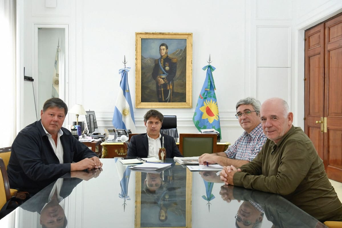 Axel Kicillof, junto al ministro de Desarrollo Agrario de la provincia de Buenos Aires, Javier Rodríguez, se reunió en la Casa de Gobierno con el CEO de Exponenciar, Martín Schvartzman, y Rafael Magnanini, del equipo institucional de la organización