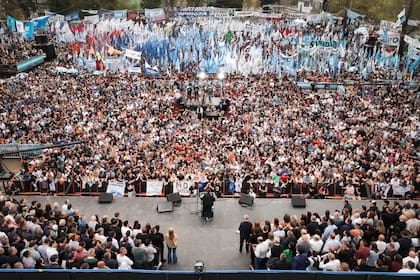 Axel Kicillof lanzó su proyecto federal con un acto en Avellaneda