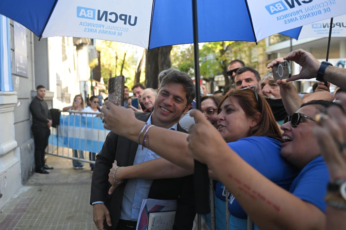 Axel Kicillof, ministros e intendentes se reúnen en el PJ Bonaerense en La Plata