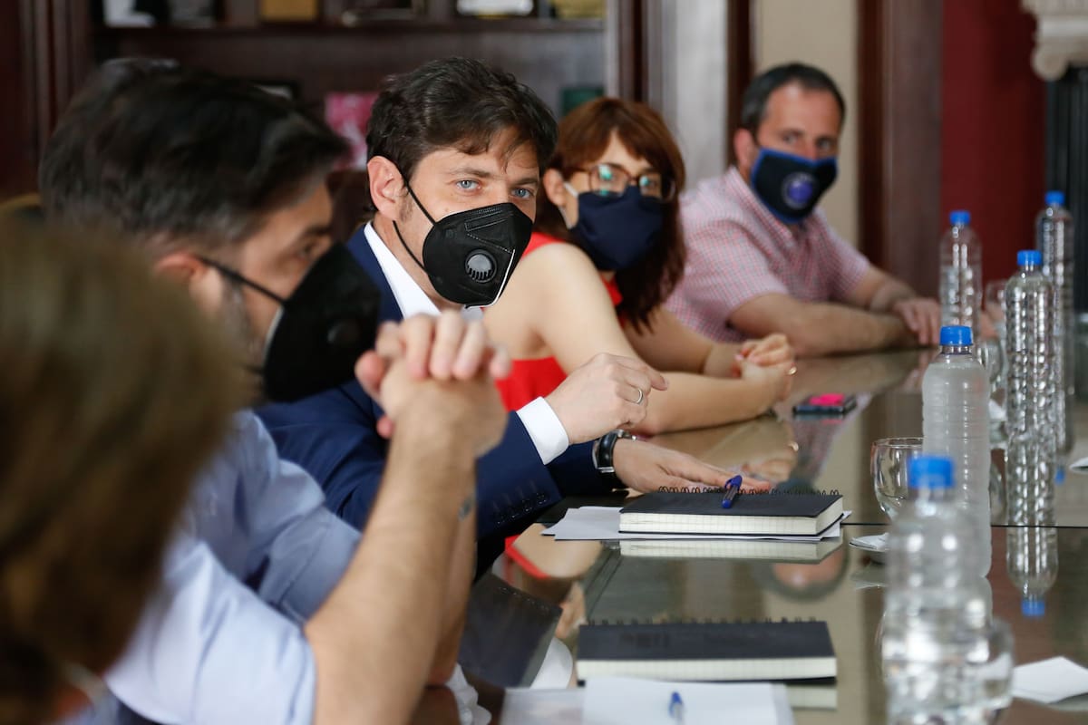 Axel Kicillof recibió a los gremios estatales junto al jefe de Gabinete, Carlos Bianco, y la ministra de Trabajo, Mara Ruiz Malec
