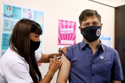 Axel Kicillof recibió la vacuna rusa Sputnik V
