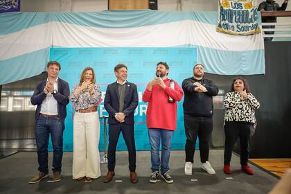 Axel Kicillof se mostró junto a Juan Grabois en un encuentro de murgas