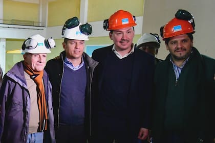 Axel Kicillof y el funcionario camporista Federico Basualdo, durante la recorrida por el Complejo Nuclear Atucha