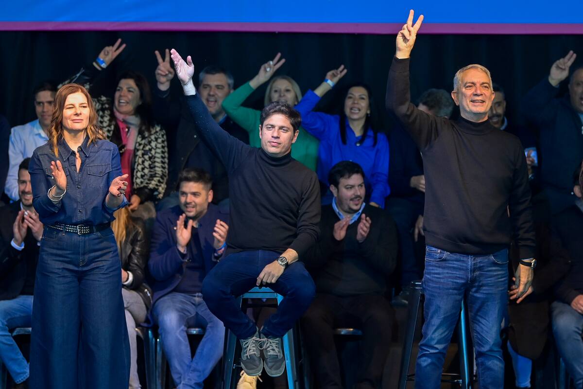 Axel Kicillof y Julio Alak en el lanzamiento de la Lista 2 de Unión por la Patria, en La Plata