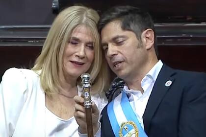 Axel Kicillof y Verónica Magario, durante la ceremonia en la Legislatura bonaerense