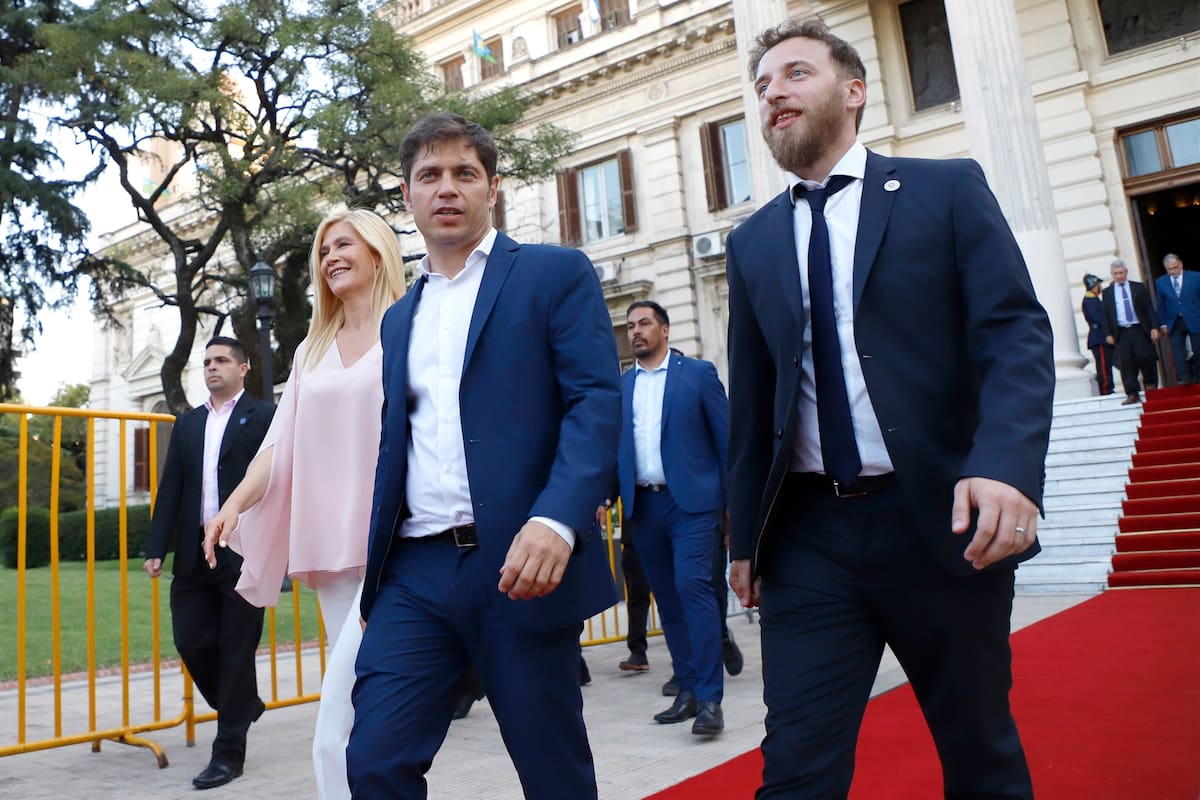 Axel Kicillof y Veronica Magario se retiran de la legislatura