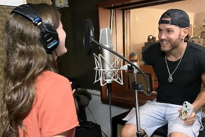 Axel mostró el proceso de grabación que realizó con su hija de 13 años (Foto Instagram @axeloficial)
