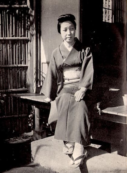 Aya Kōda, “Ella merece más reconocimiento”, le dice la librera al protagonista acerca de la autora japonesa.
