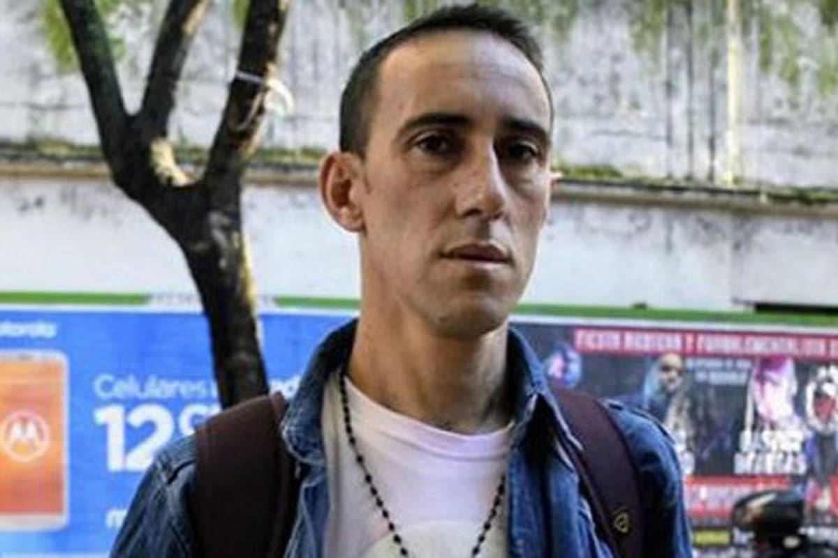 Ayer a la tarde mataron en la puerta de su casa al padre del nene que se había ahogado en un camping de Villa Gdor. Galvez semanas atrás.