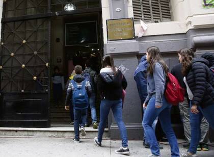 Ayer, después de 20 días, los alumnos regresaron a las aulas
