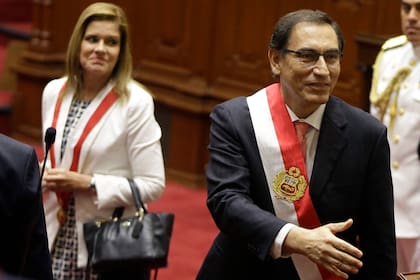 Ayer el presidente Vizcarra suspendió al Congreso; justó después el Parlamento lo suspendió a él