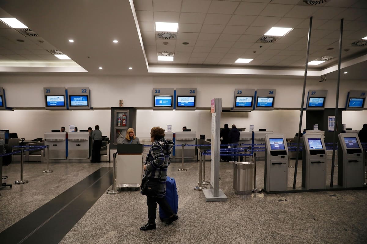 Ayer, en el Aeroparque, el gremio cesó las actividades a la mañana y a la tarde