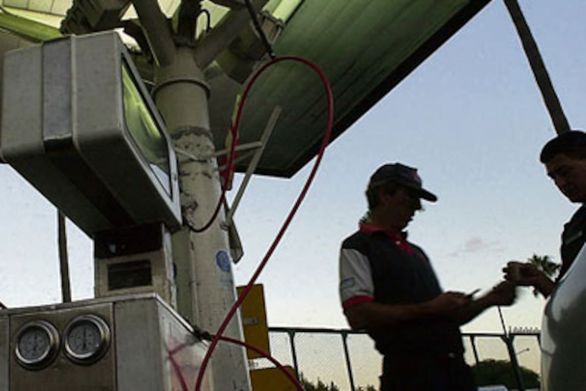 Ayer, en otra jornada fría en el país, volvieron los cortes en el suministro de gas a industrias y estaciones de servicio