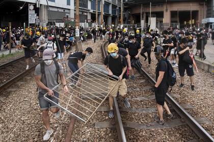 Ayer, en otra protesta, 11 personas fueron detenidas y 24 resultaron heridas