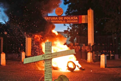 Ayer escalaba la tensión frente a la jefatura de Rosario por bajos salarios y malas condiciones laborales