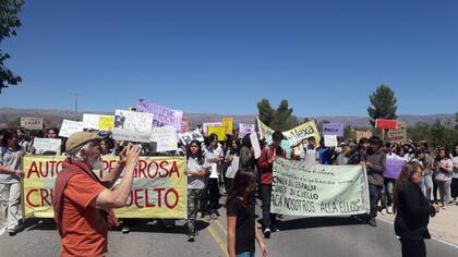 Ayer los familiares y amigos de las chicas internadas reclamaron "justicia" en Traslasierra.