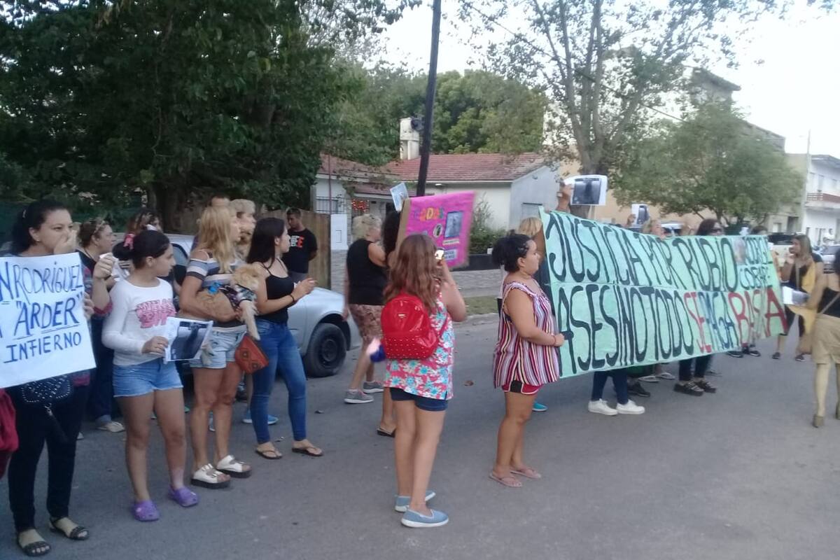 Ayer, más de un centenar de vecinos de Mar del Tuyú reclamaron Justicia por Rubio
