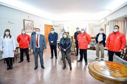 Ayer Quintela participó de un acto en la residencia oficial y ahora todos deberán realizarse el hisopado