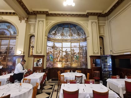 Ayer y hoy: ambiente señorial en el salón de Las Violetas