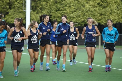Aymar lidera el grupo de Leonas, durante el entrenamiento