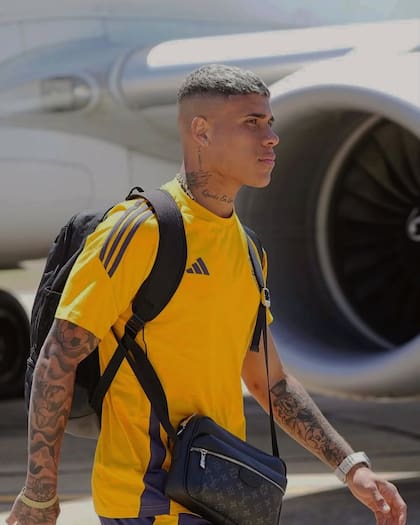 Ayrton Costa se queda en Buenos Aires