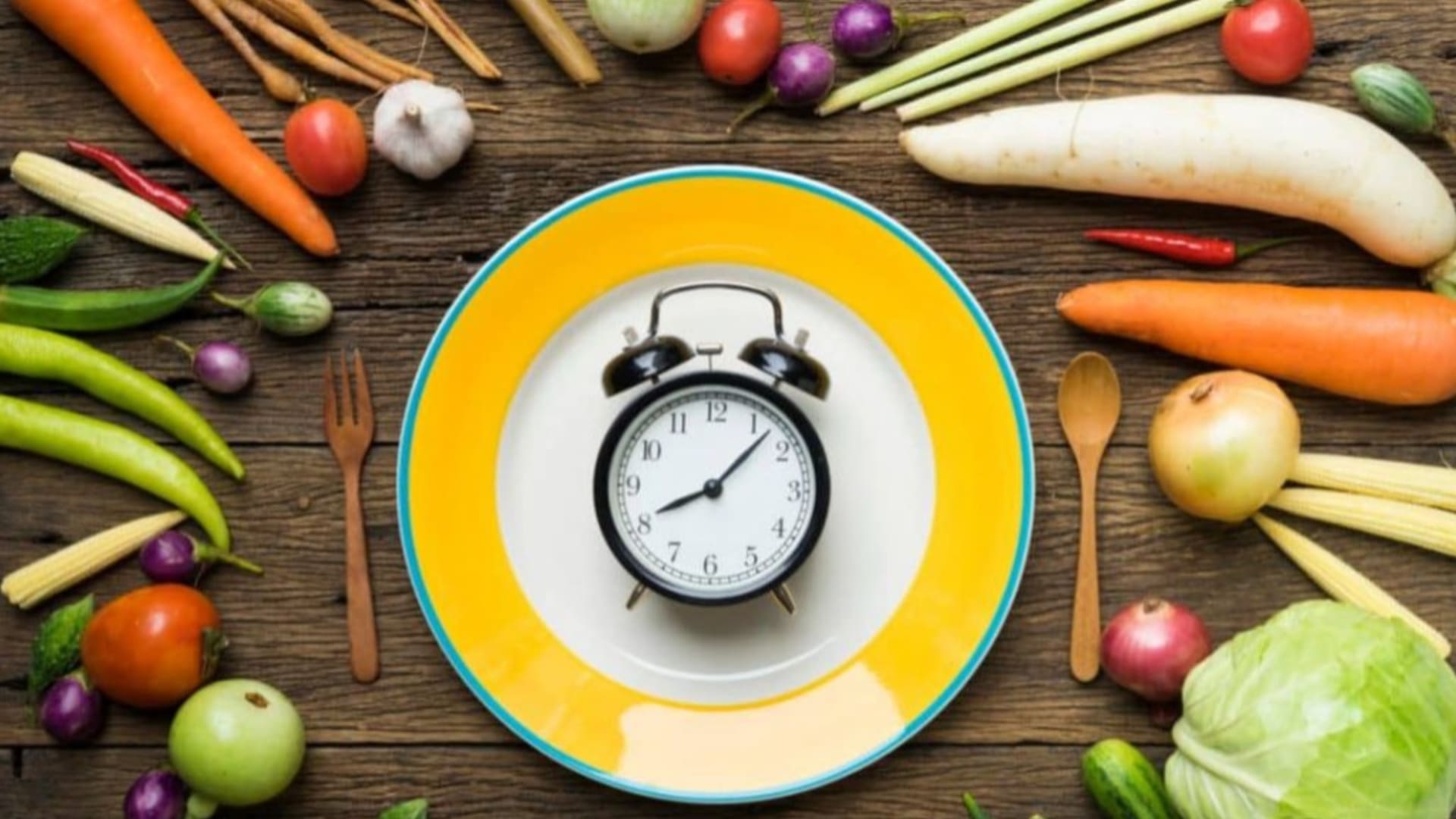 Se sugiere romper el ayuno intermitente con alimentos ricos en proteínas, fibras y grasas saludables
