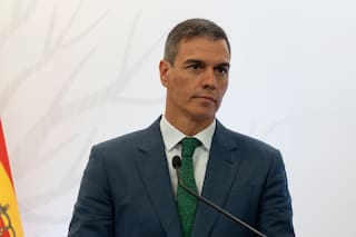 Ayuso cree que Sánchez es "un loser" y reivindica al PP como única "alternativa al peor momento en democracia"