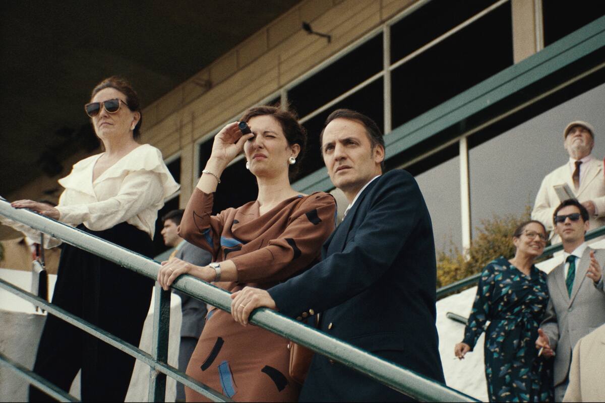 Azor pone el foco en la relación de la banca privada suiza con el poder en la época de la última dictadura