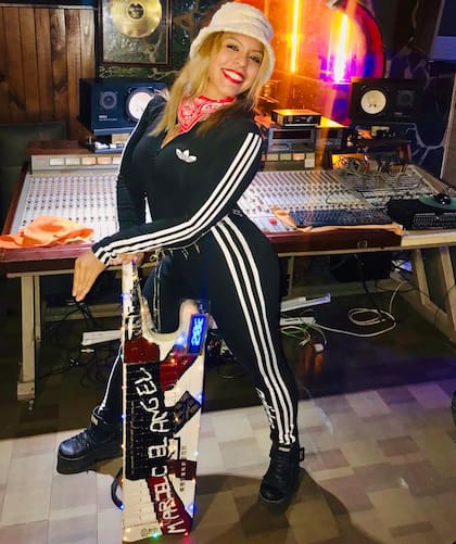 Azul Carrizo logró con su participación en Gran Hermano y su talento innato en la música ganarse un lugar preponderante en la música tropical
