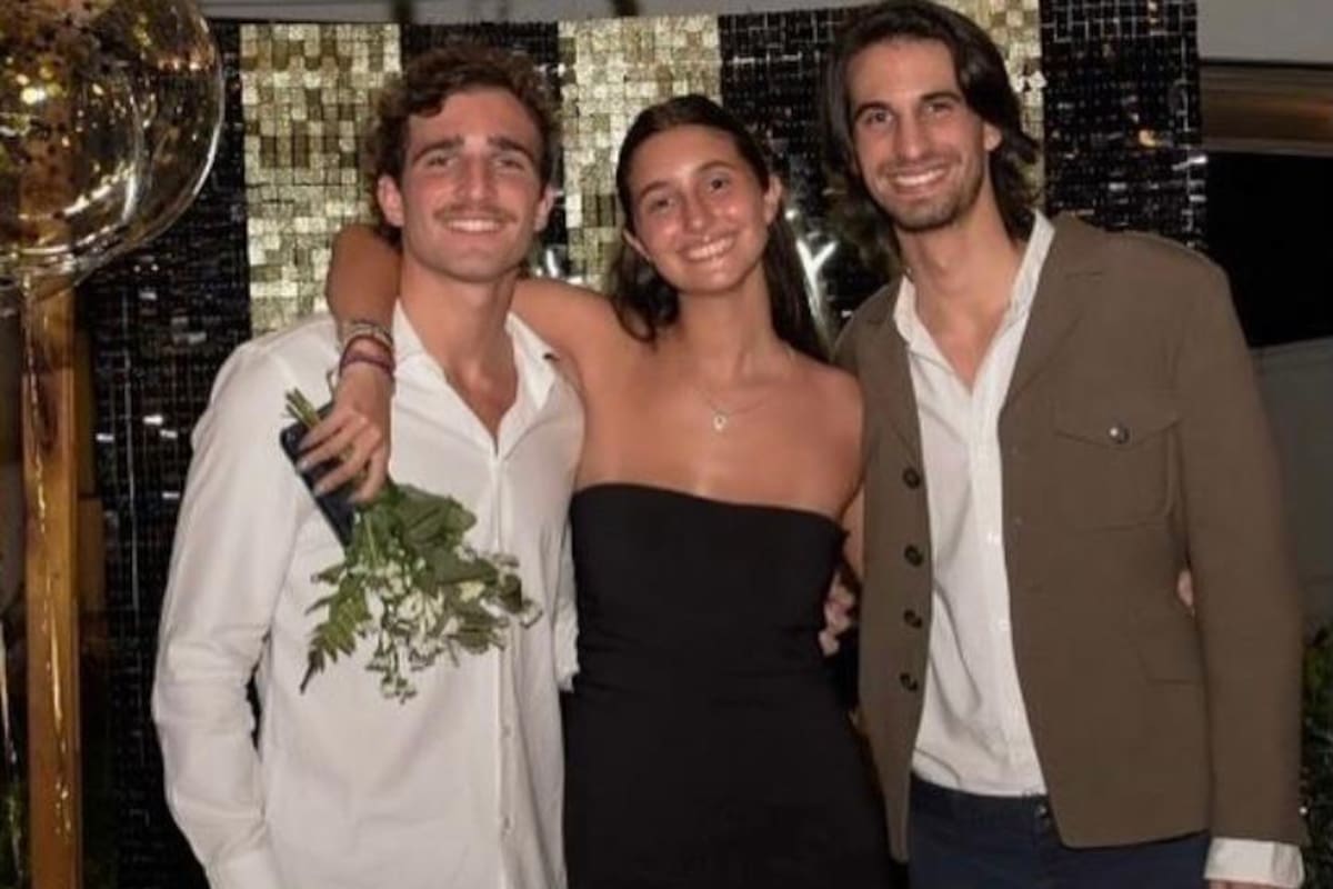 Azul Giordano, junto a sus hermanos, en un día muy especial