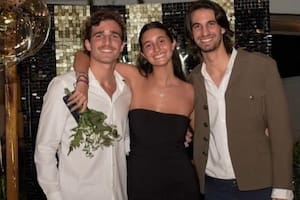 Azul Giordano, junto a sus hermanos, en un día muy especial