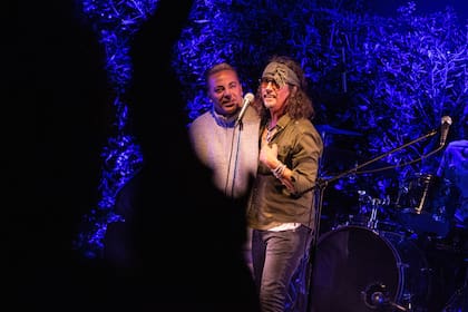 Azul y Lloviendo estrellas, las dos canciones con las que hicieron delirar al público