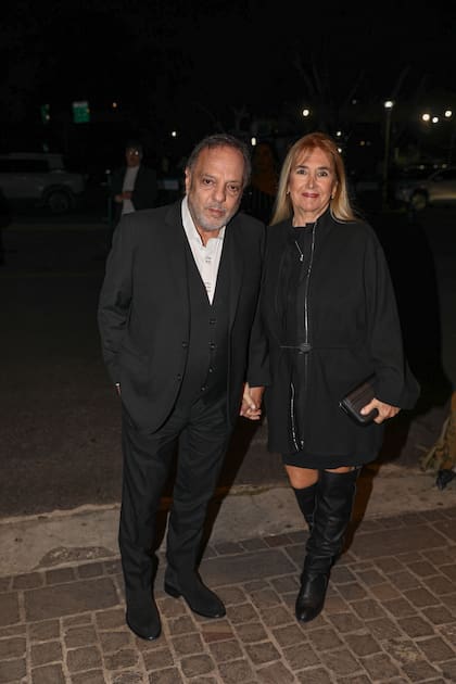 Baby Etchecopar, nominado por Basta Baby, llegó al evento acompañado de su esposa, Silvina Cupeiro