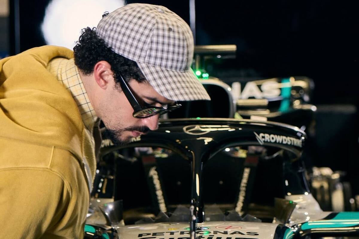 Bad Bunny conoce el monoplaza de Mercedes, el cual llegará a la isla de Puerto Rico por primera vez en la historia de la F1 (Instagram/@mercedesamgf1)
