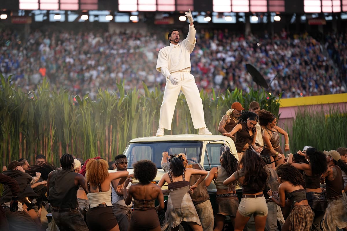 Bad Bunny dio un show en el entre tiempo en el Super Bowl. (AP Photo/Matt Slocum)