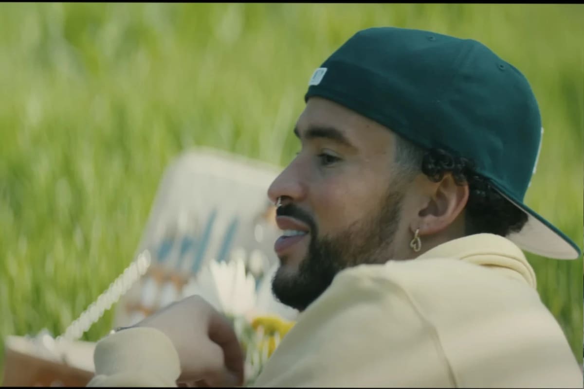 Bad Bunny estrenó nuevo videoclip (Captura video)