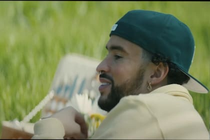 Bad Bunny estrenó nuevo videoclip (Captura video)