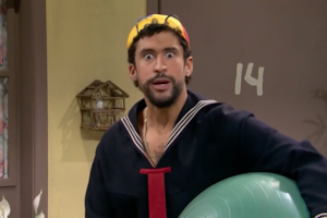 Bad Bunny interpretó a Quico en el homneja a El Chavo del 8 que hizo anoche Saturday Night Live
