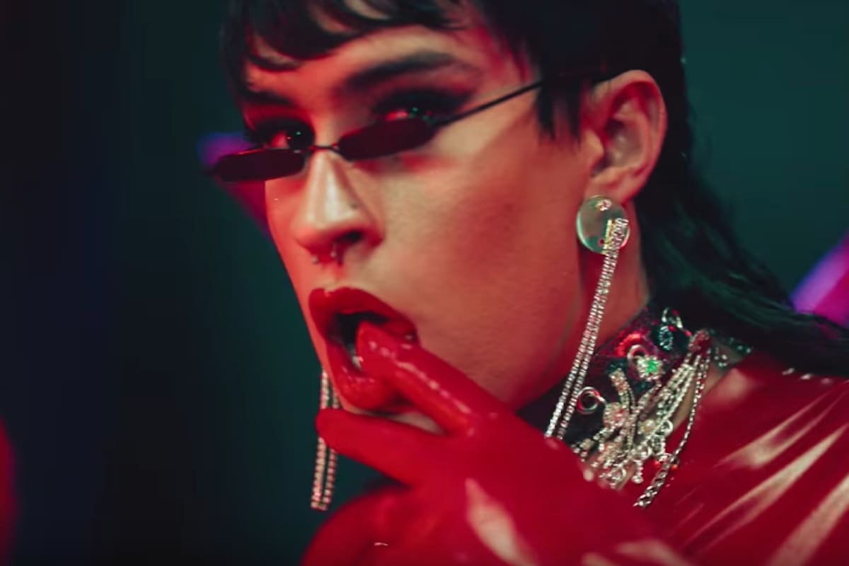 Bad Bunny sorprendió a todos y todas con un video muy feminista en el que aparece vestido como una drag queen.