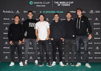 Báez, Cerúndolo, Coria, González, Molteni y Etcheverry, el equipo argentino de Copa Davis, durante la gala realizada en Málaga, antes del arranque del Final 8