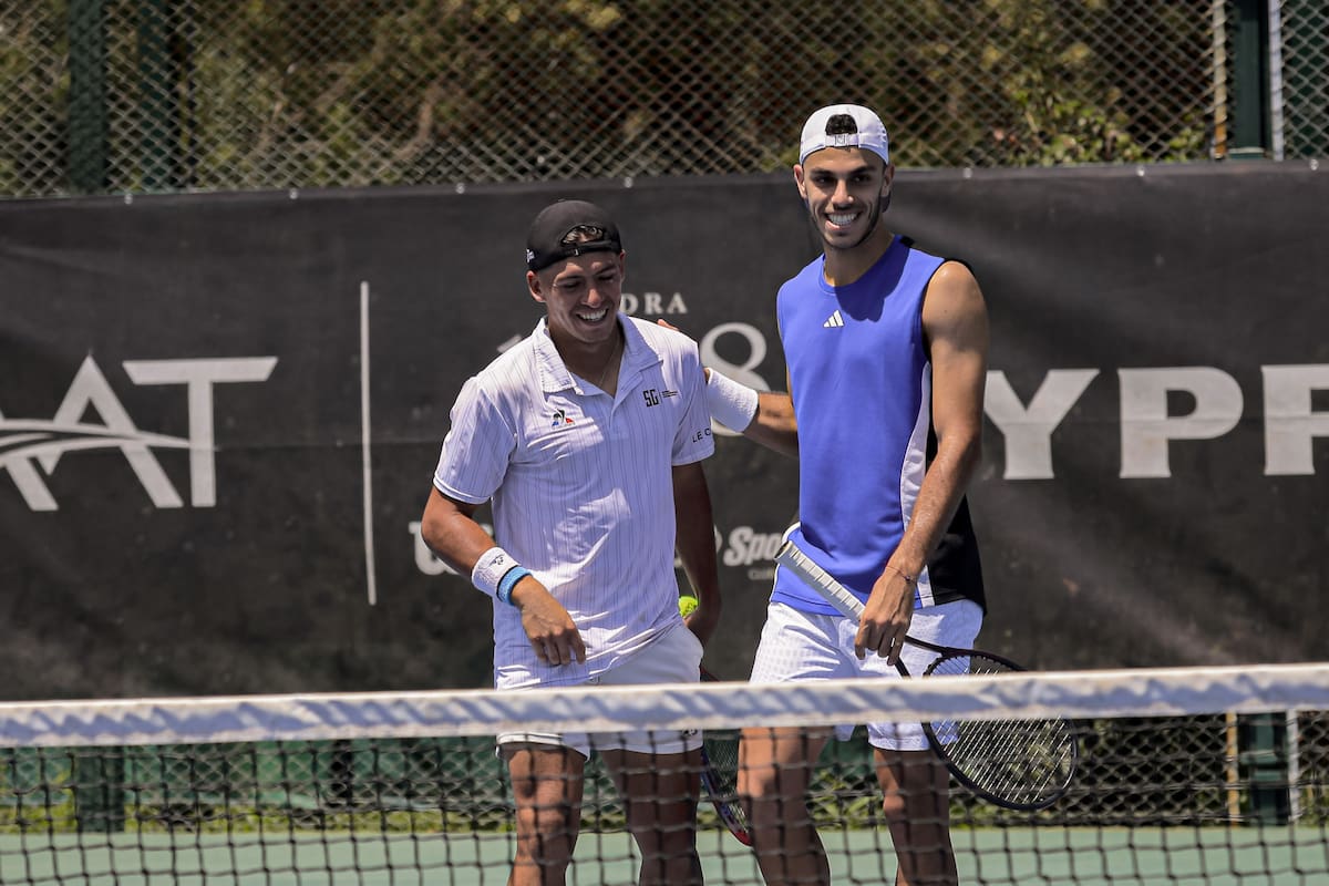 Báez y Fran Cerúndolo, entre risas, en el Tenis Club Argentino, tras el último ensayo antes del viaje a Málaga, donde el equipo argentino de Copa Davis se medirá con Italia