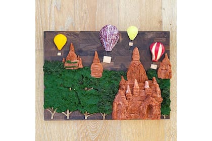 Bagan, Myanmar por Harley Food Art hechos a base de papas teñidas con colorante natural para alimentos, puré de espinacas, puré de repollo, manzanas, berenjenas pintadas, piel de batata, cáscara de naranja y fideos de frijol negro