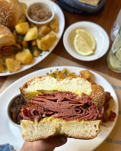 Bagel de pastrami.