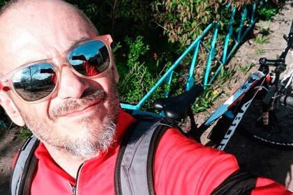 Bagirov pedaleó durante siete horas para esquivar los bombardeos rusos en Ucrania