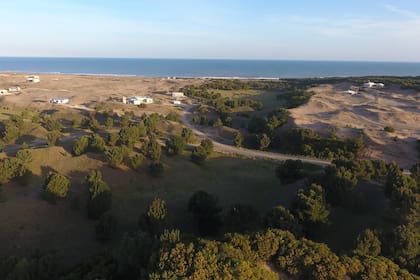 Bahía de los Moros, sobre la playa del partido de Lobería, es considerado el desarrollo inmobiliario más excluisivo de la costa atlántica