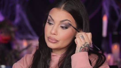 Bailey Sarian dice que usó el maquillaje en sus videos de crímenes reales para evitar sentirse incómoda