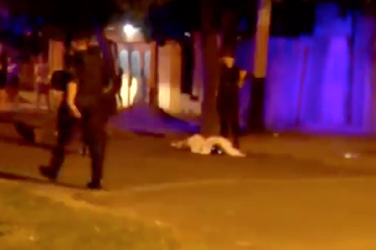 Bajaron a un hombre de un vehículo y lo ejecutaron de seis disparos; ocurrió en Rosario
