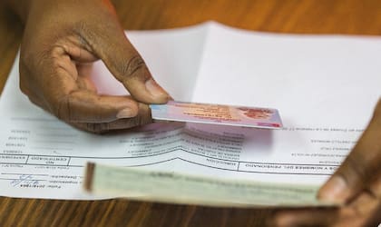 Bajo el proyecto de ley que avanzó en Nueva York, cualquier acuerdo de indemnización quedará nulo y sin fuerza legal si incumple las normas de notificación
