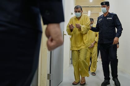 Bajo fuerte custodia, Irak interroga a más de 5.000 sospechosos del grupo Estado Islámico